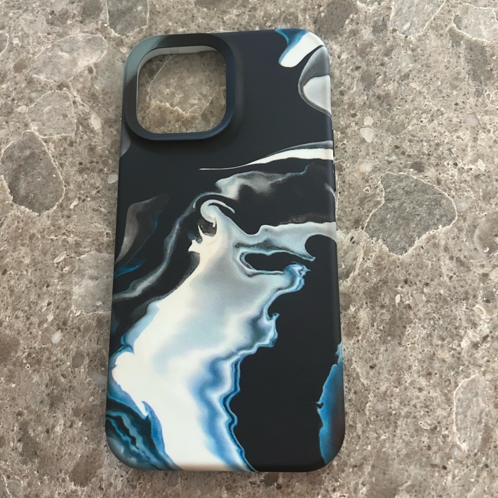 iPhone 13 pro max otterbox mag safe case
